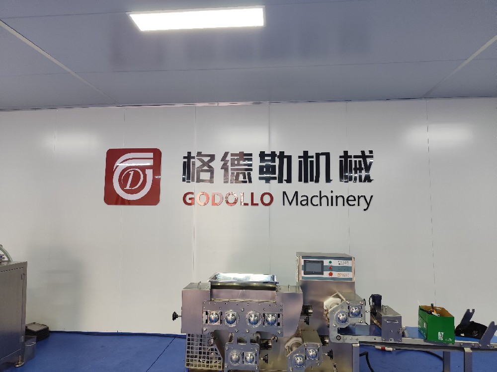 格德勒機械面條生產(chǎn)線：客戶蒞臨參觀實地試機現(xiàn)場體驗面條生產(chǎn)流程